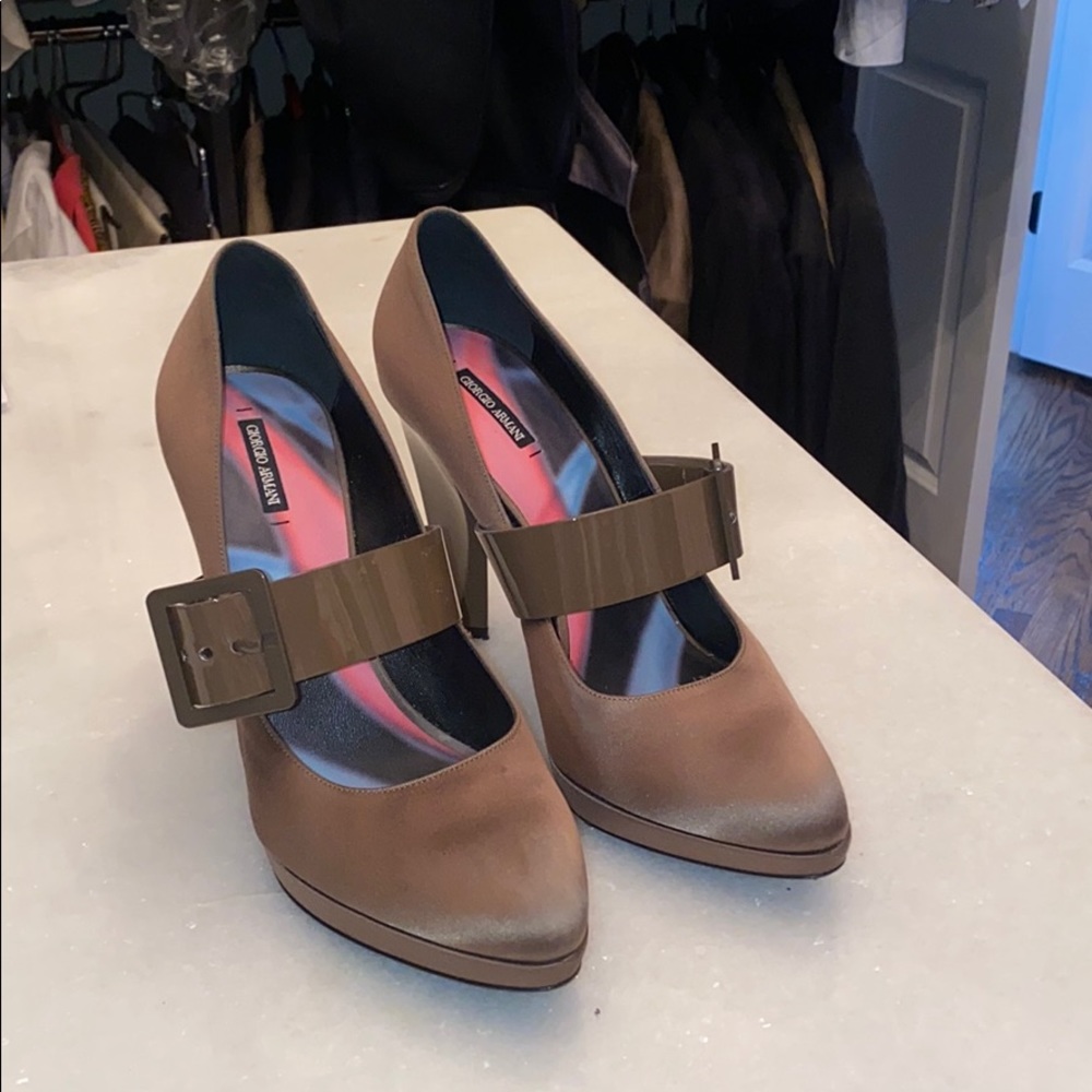 Giorgio Armani pumps almost new !!!